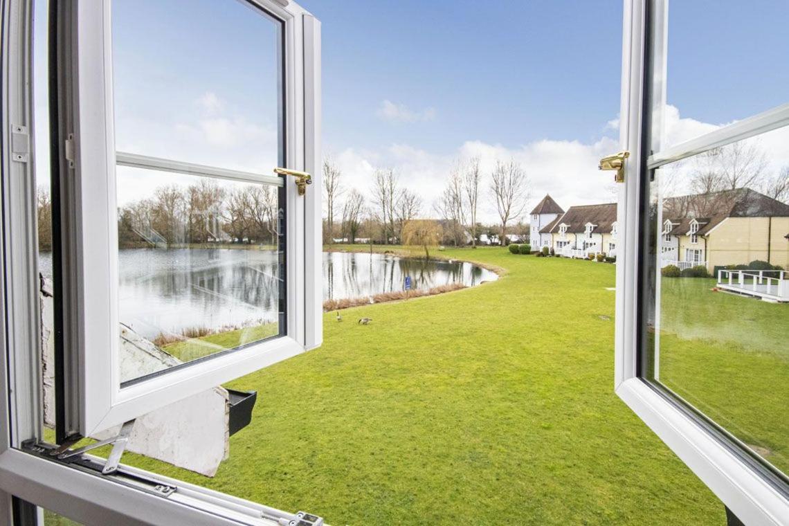 Isis Lakes 84 - Tortola Lodge South Cerney Zewnętrze zdjęcie